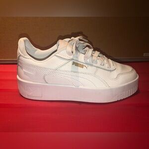 Puma White Platform Sneaker with Gold Accent - Right Shoe Only